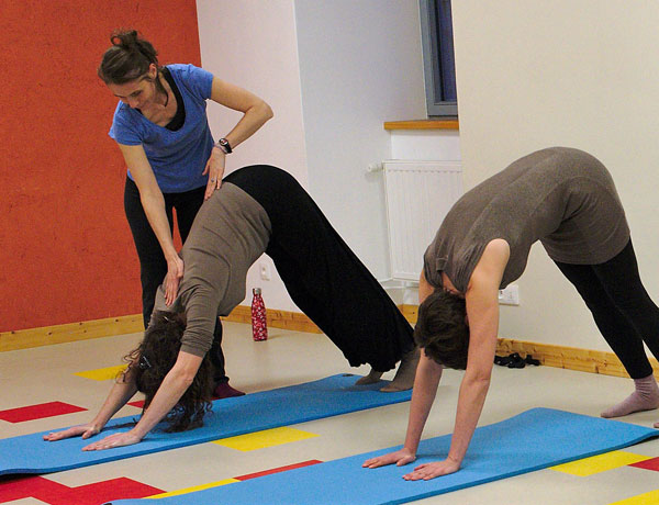etirements-relaxation-slow-mina-retali-therapeute-barral-die Mina Retali Cours Slow Etirements et relaxation à l'Espace Barral de Die
